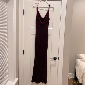 Lulu’s Burgundy Velvet Maxi Dress Sz 6